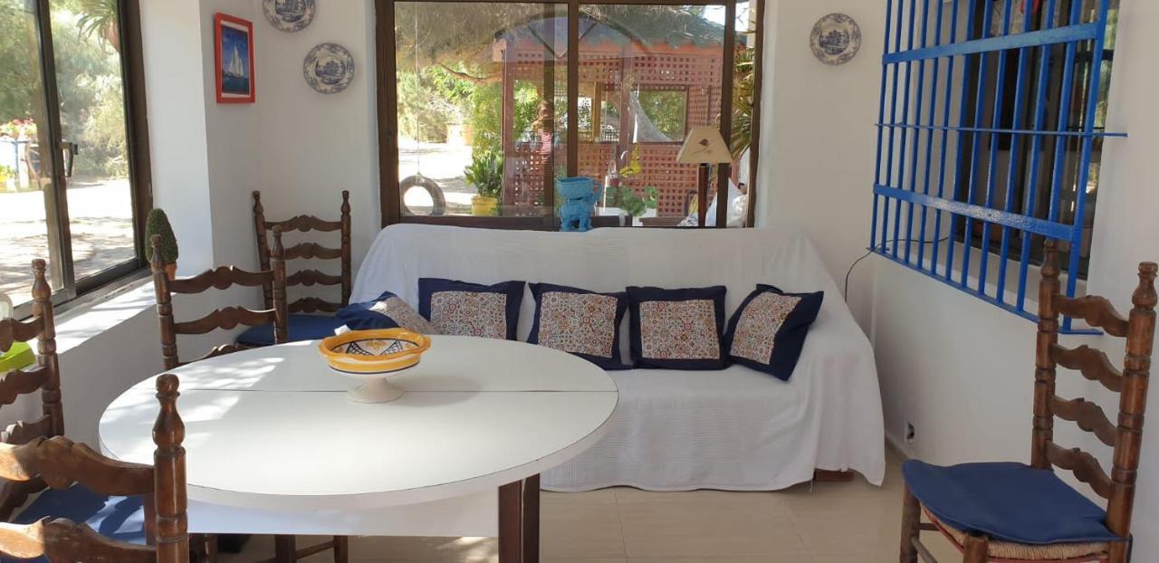En Finca Las Dunas Dos Chalets Con Jacuzzis En Primera Linea De Playa , Uno De 4 Dormitorios Y Otro De 2 Dormitorios, Llama Al Seiscientos Veintisiete Cuatrocientos Diecisiete Trescientos Noventa Y Ocho Rota Kültér fotó