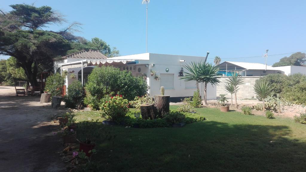 En Finca Las Dunas Dos Chalets Con Jacuzzis En Primera Linea De Playa , Uno De 4 Dormitorios Y Otro De 2 Dormitorios, Llama Al Seiscientos Veintisiete Cuatrocientos Diecisiete Trescientos Noventa Y Ocho Rota Kültér fotó